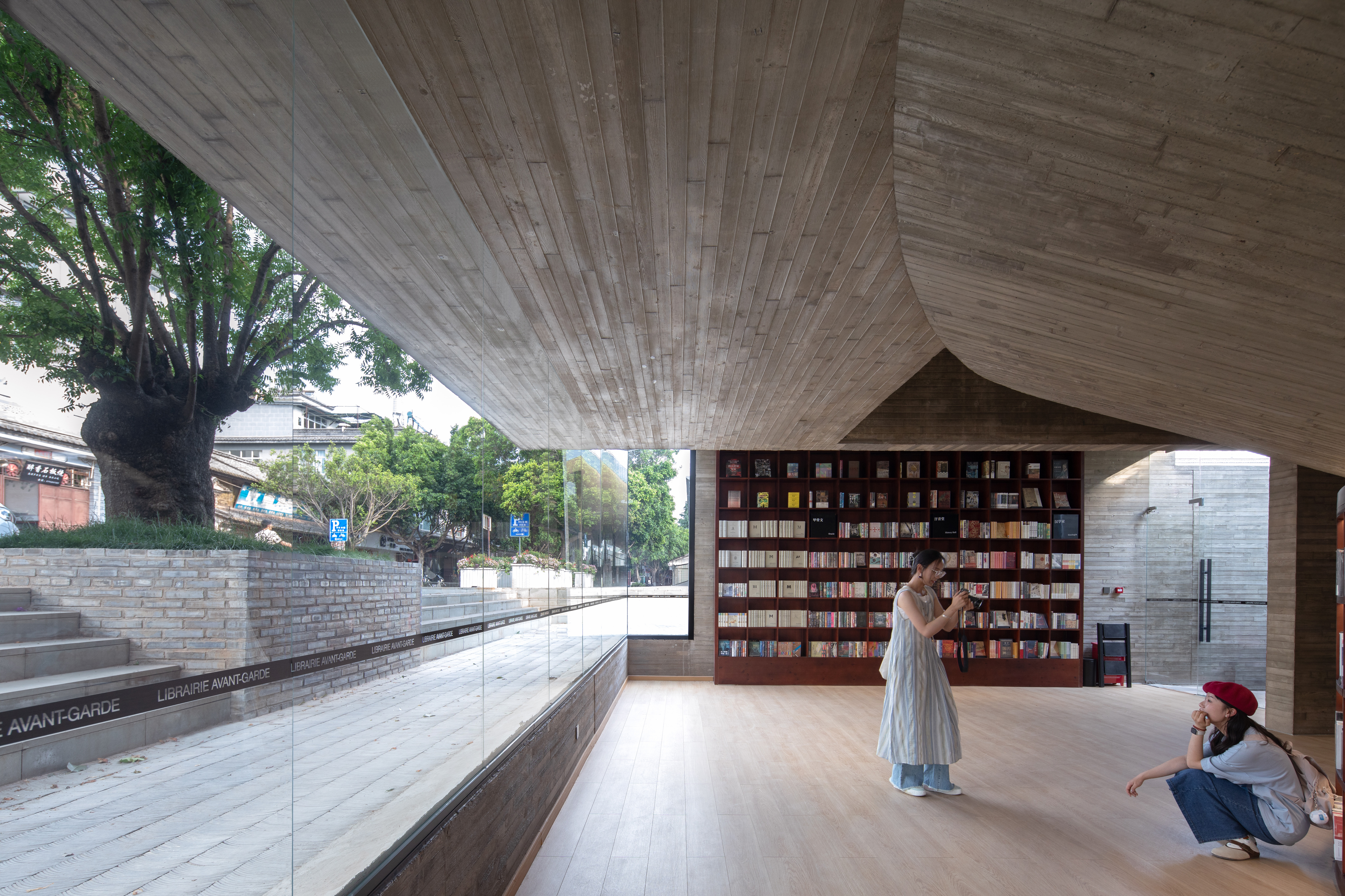 39 半下沉的书籍陈列区 Half-sunken book display area &copy;存在建筑-建筑摄影 Arch-Exist Photography.jpg