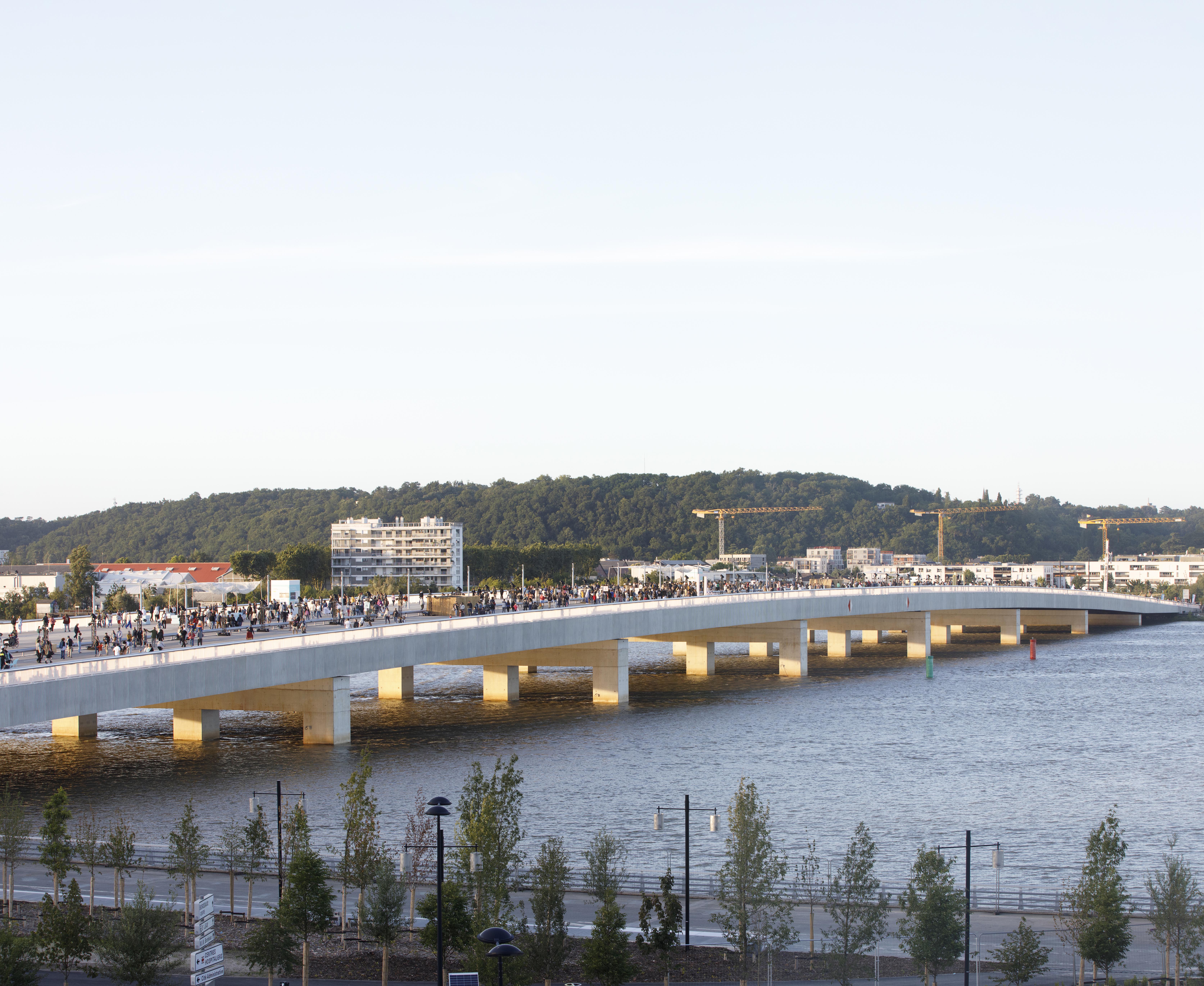 8. Simone Veil Bridge. Photo by Clement Guillaume, courtesy O.jpg