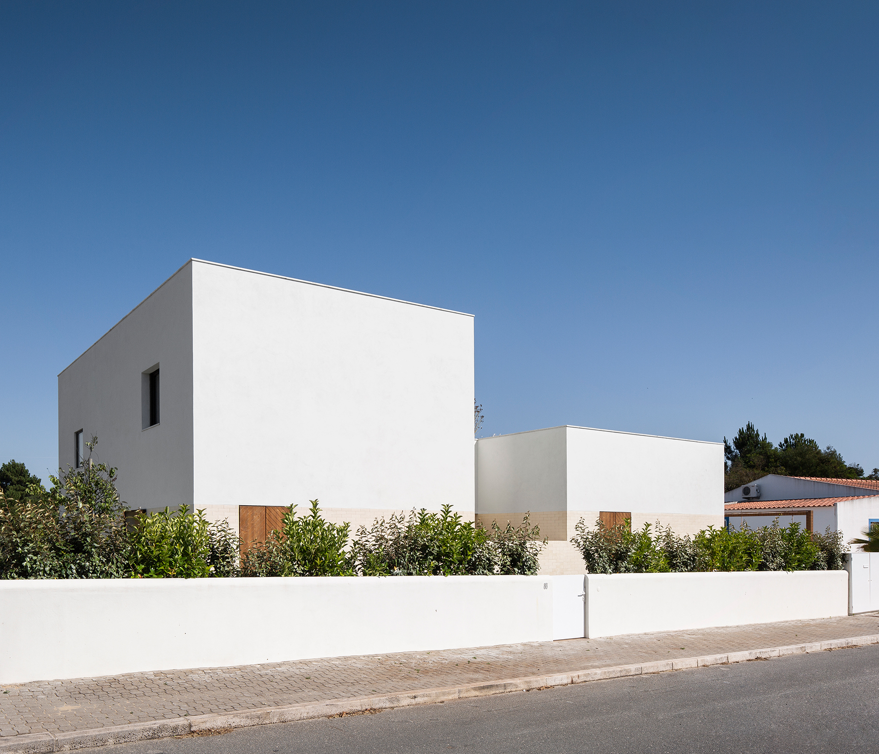 04-estudioamatam-house brejos da carregueira-North facade.jpg