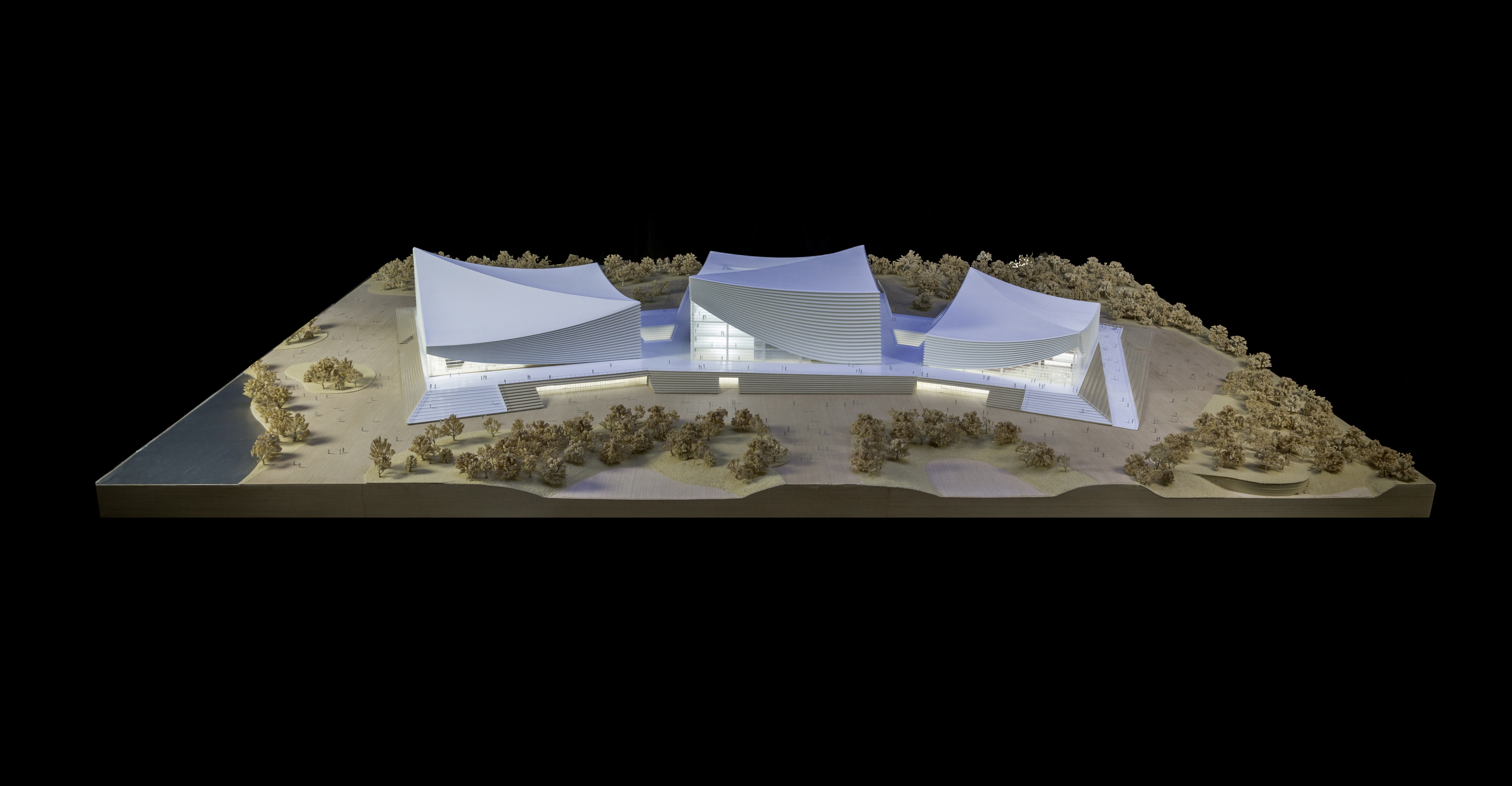 02 ©SHL ©Perkins&Will BPAC - Model South.jpg