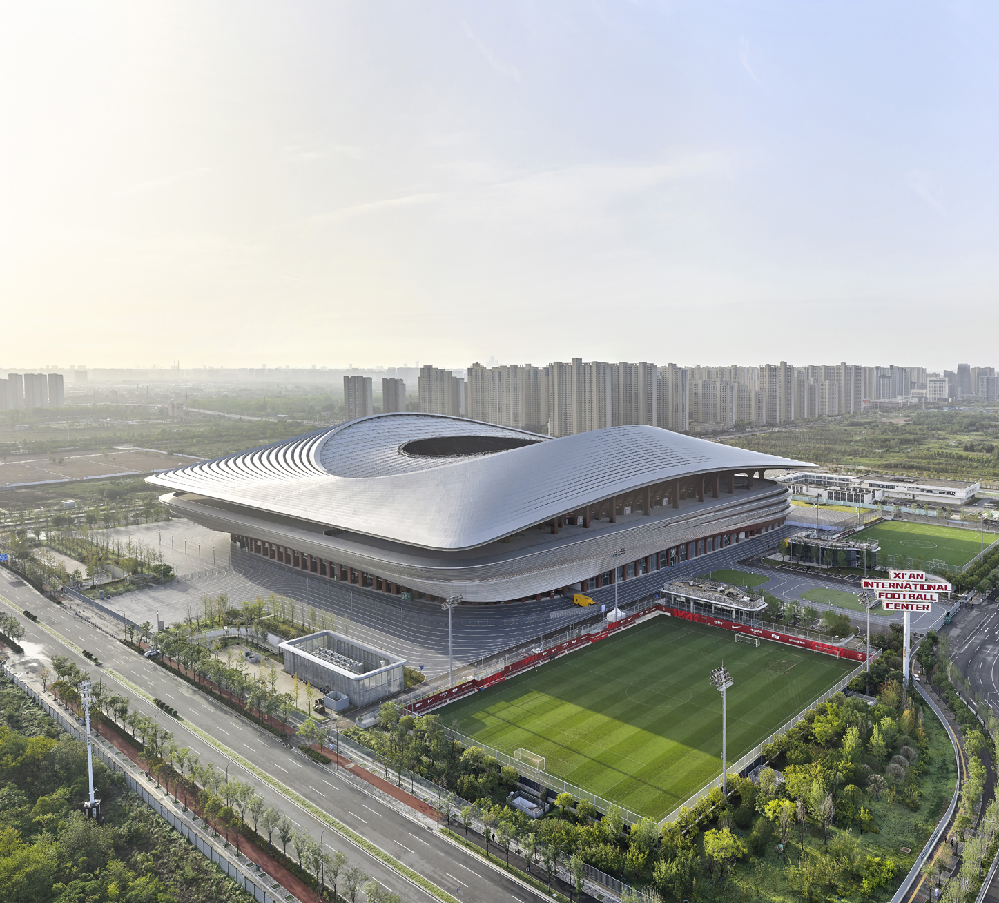 07_ZHA_Xi'an International Football Centre_©Hufton+Crow.jpg