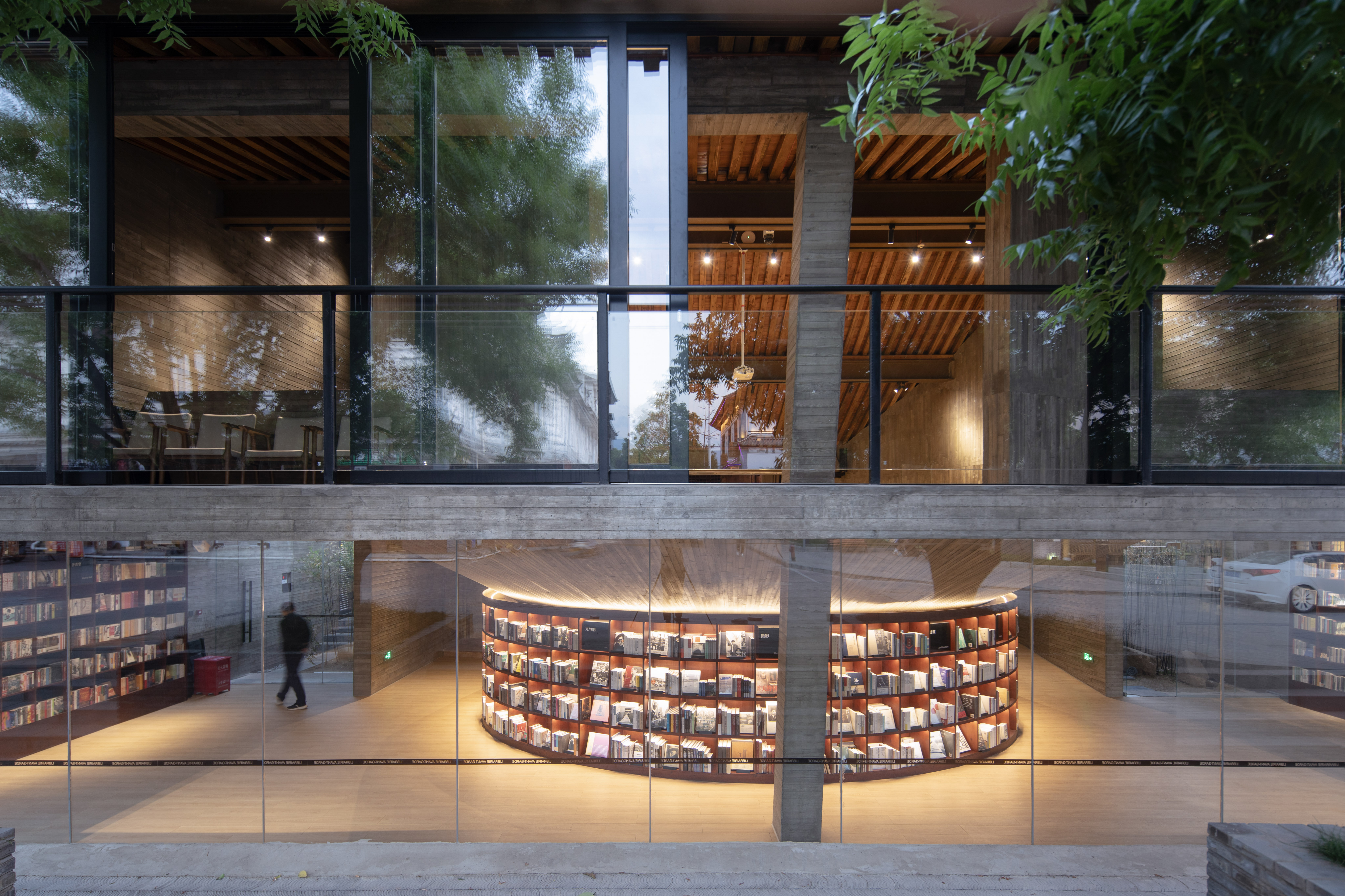 45 街道看向半下沉空间 View to the half-sunken area  &copy;存在建筑-建筑摄影 Arch-Exist Photography.jpg