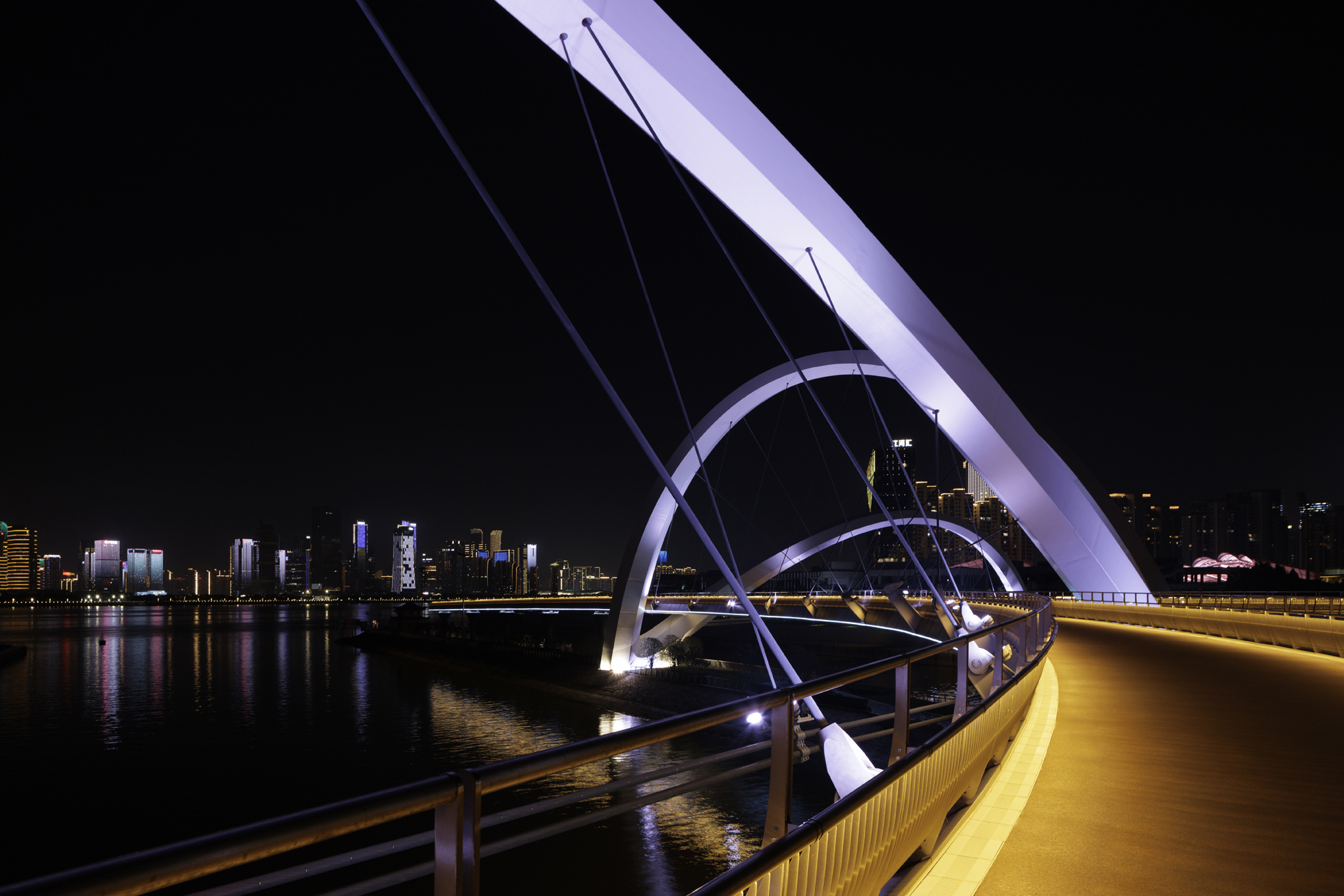 29_ZHA_Grand Canal Gateway Bridge_Photograph by Xue Liang.jpg
