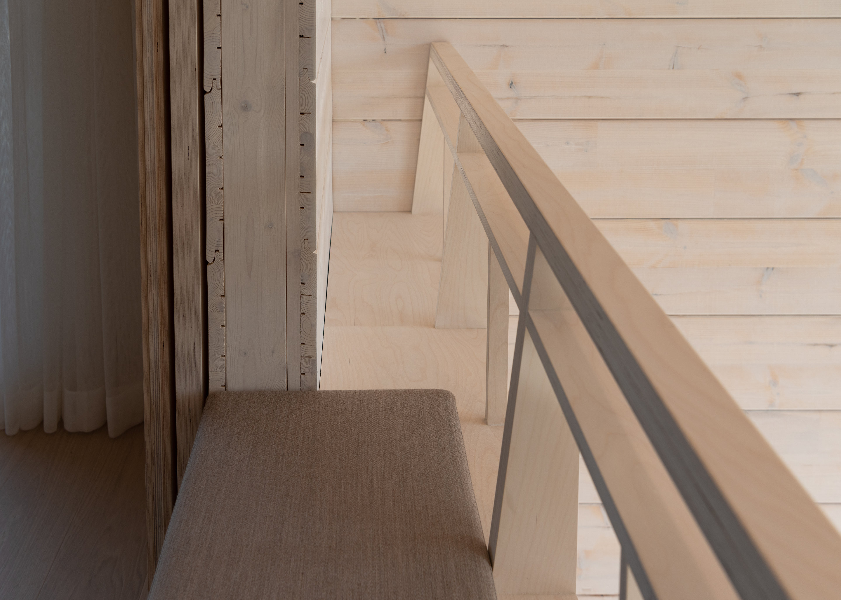 Glulam Log House-Master Bedroom Beauty-Lean Detail © Shiyun Qian 胶合木木屋-主卧美人靠节点 © 钱诗韵