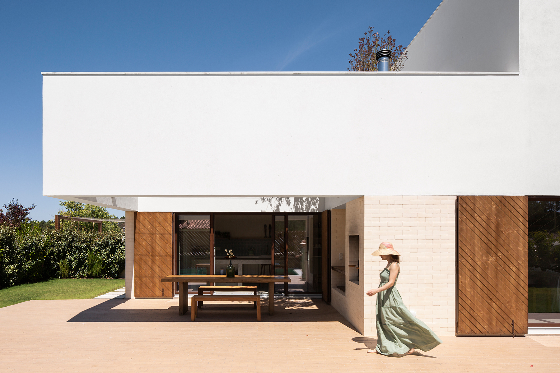12-estudioamatam-house brejos da carregueira-South facade.jpg