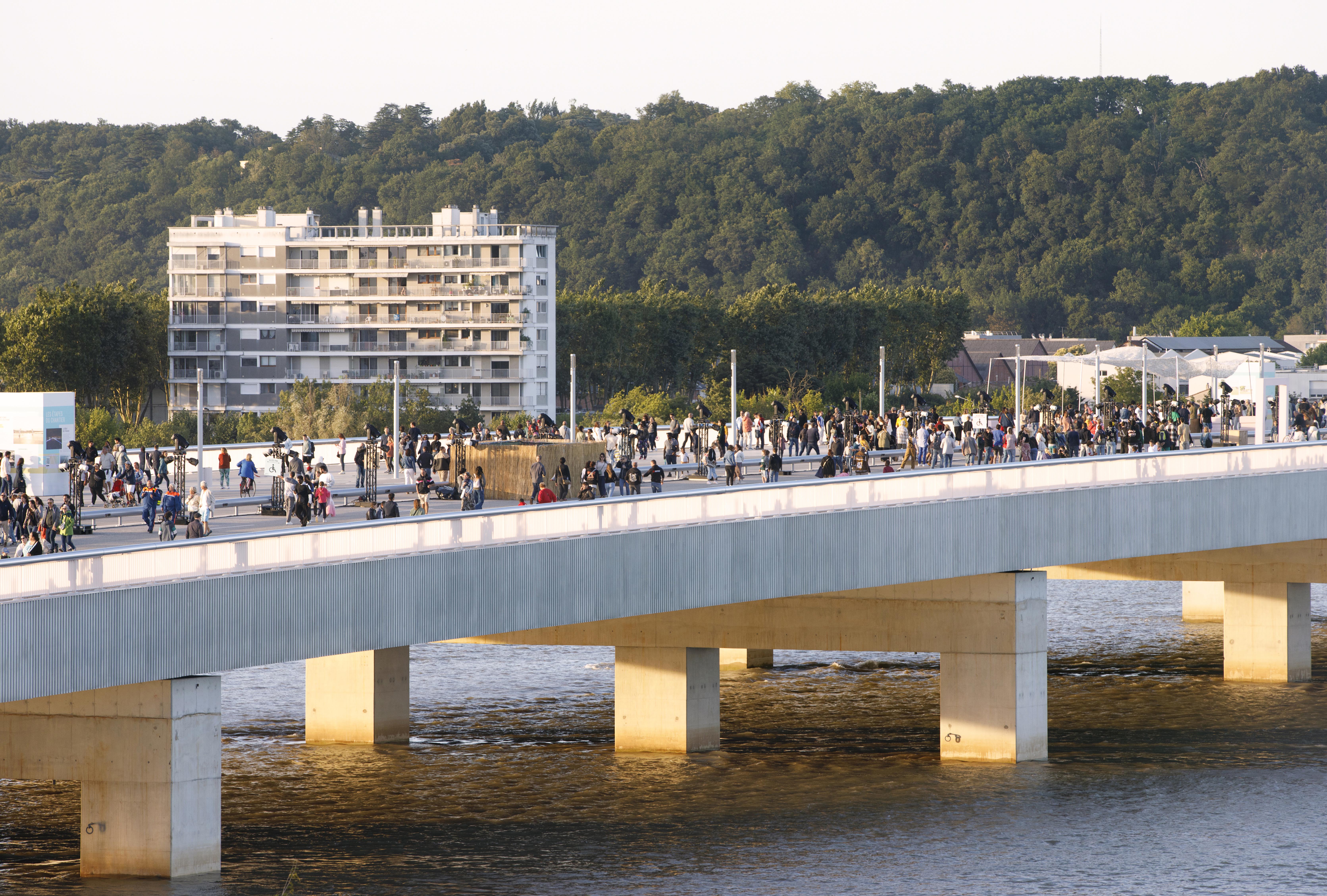 7. Simone Veil Bridge. Photo by Clement Guillaume, courtesy OMA.jpg