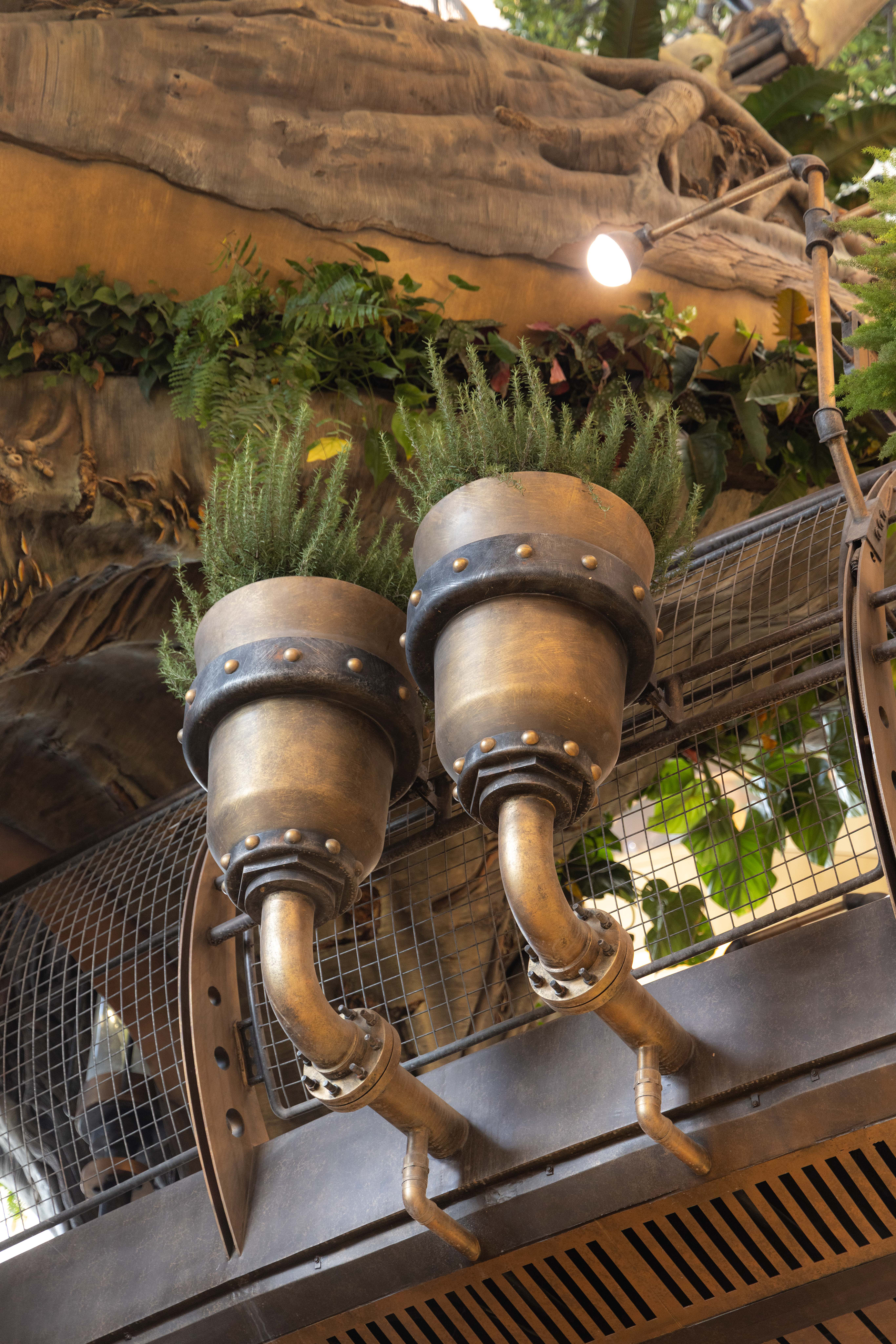 39 蒸汽朋克造型花钵  摄影©丘文三映