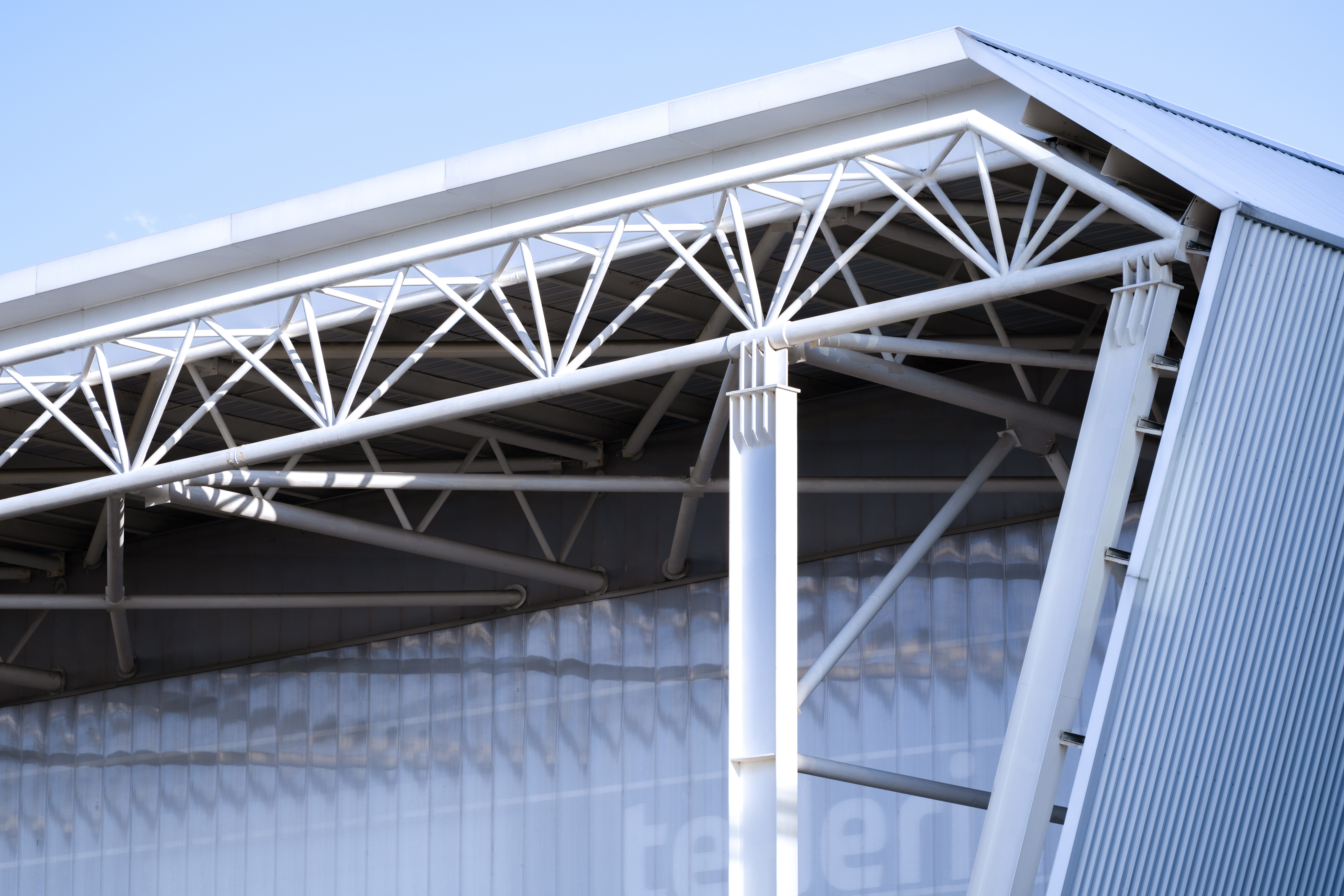 智能工厂-三角桁架结构屋顶