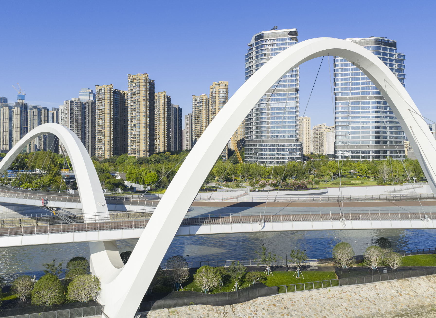 07_ZHA_Grand Canal Gateway Bridge_Photograph by Xue Liang.jpg
