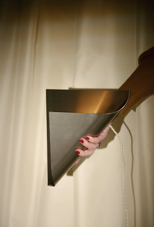 THE FERRO WALL LAMP 5.png