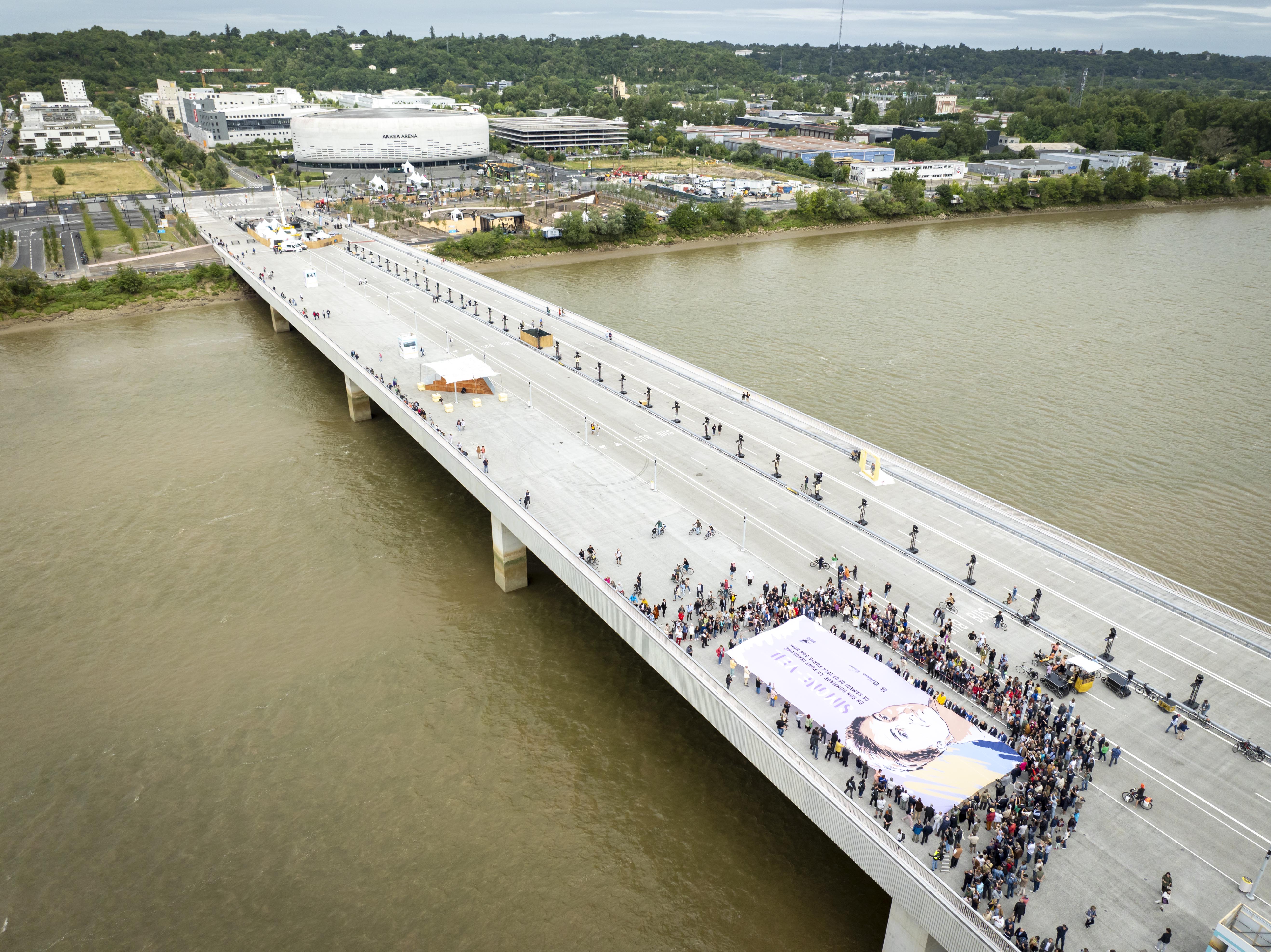 2. Simone Veil Bridge. Photo by JB Menges, courtesy of Bordeaux Metropole.jpg