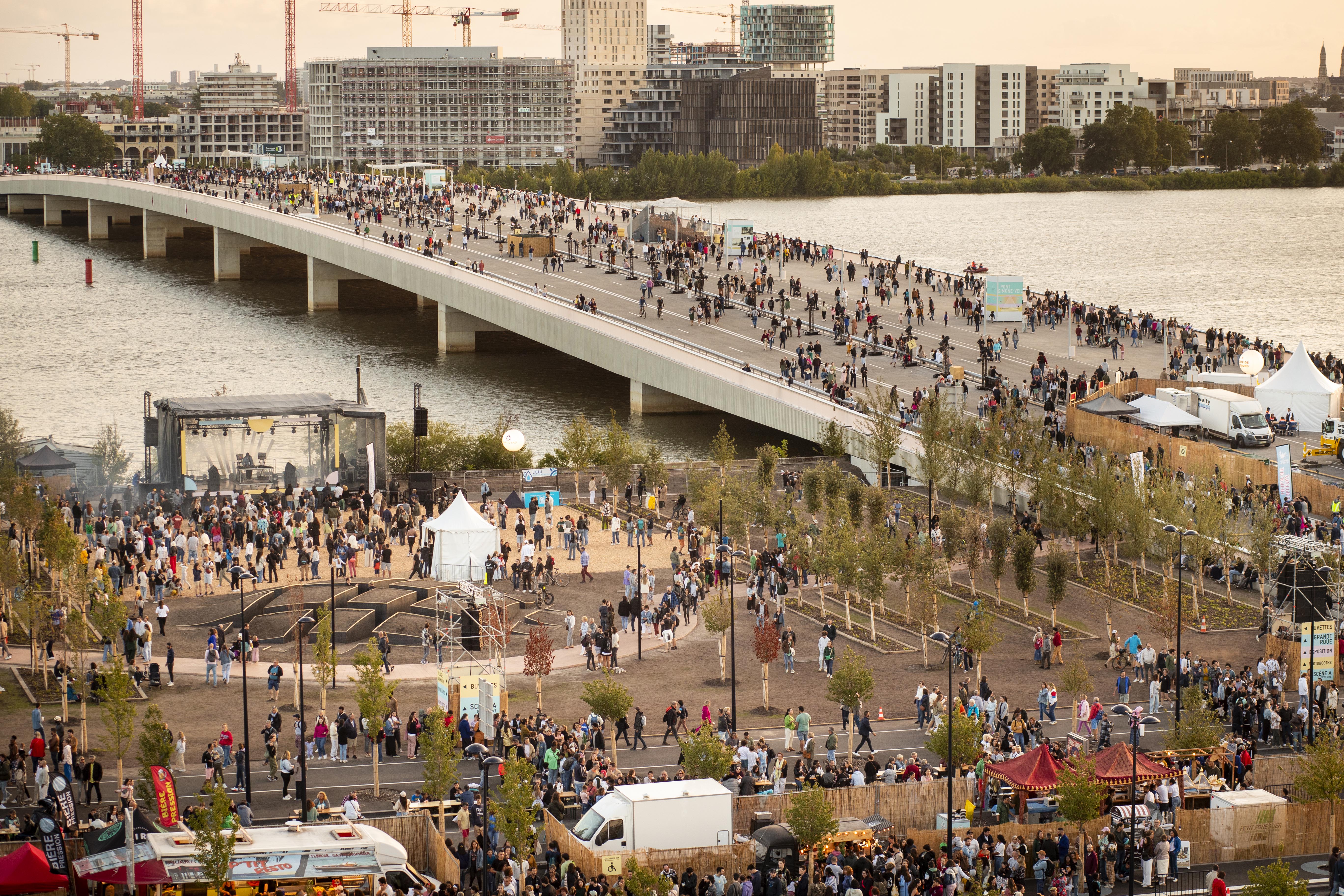 1. Simone Veil Bridge. Photo by JB Menges, courtesy of Bordeaux Metropole.jpg
