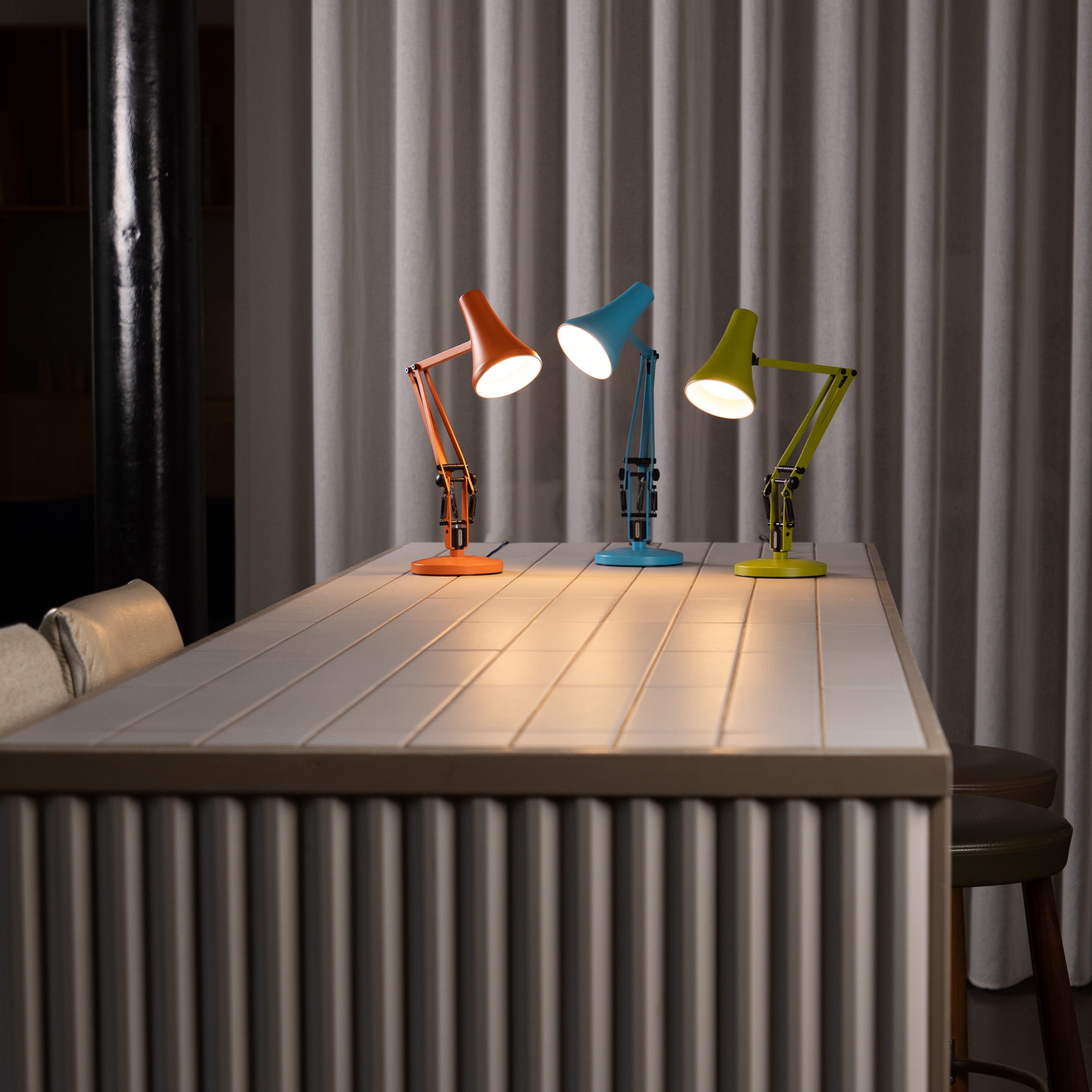 90-mini-mini-desk-lamp-orange-blue-green_1025.LS.SQ.P.H1.2.jpg