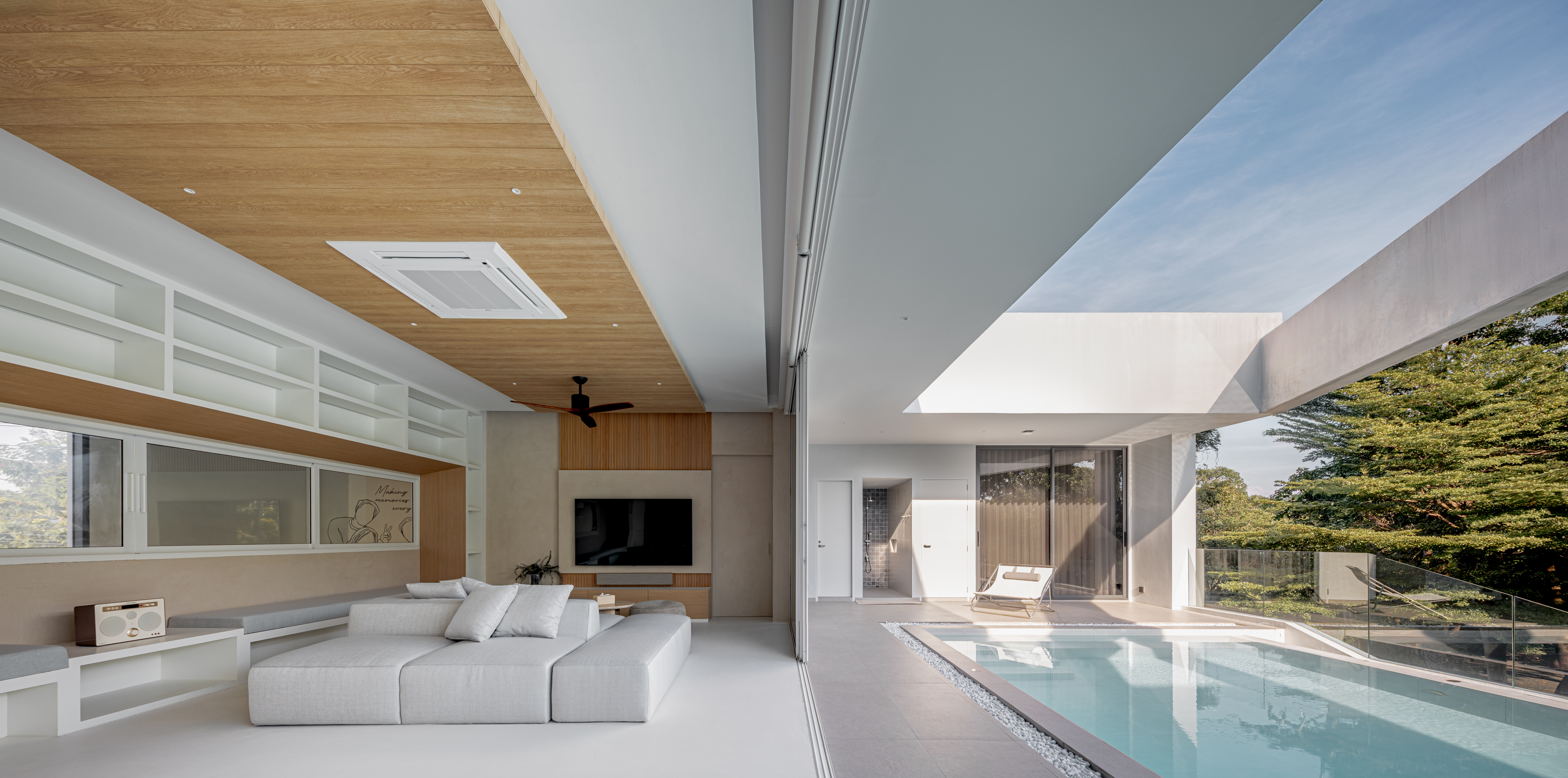 99392adfb154e769f380.jpg