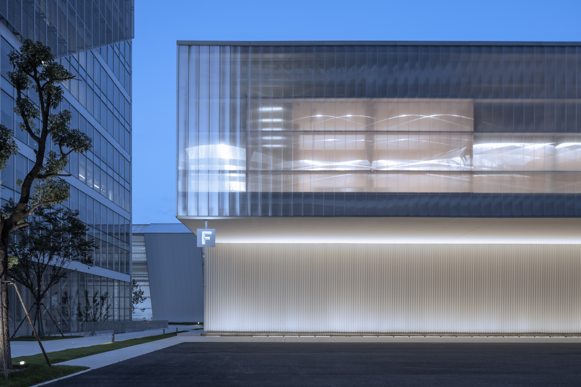 智能工厂-阳光板