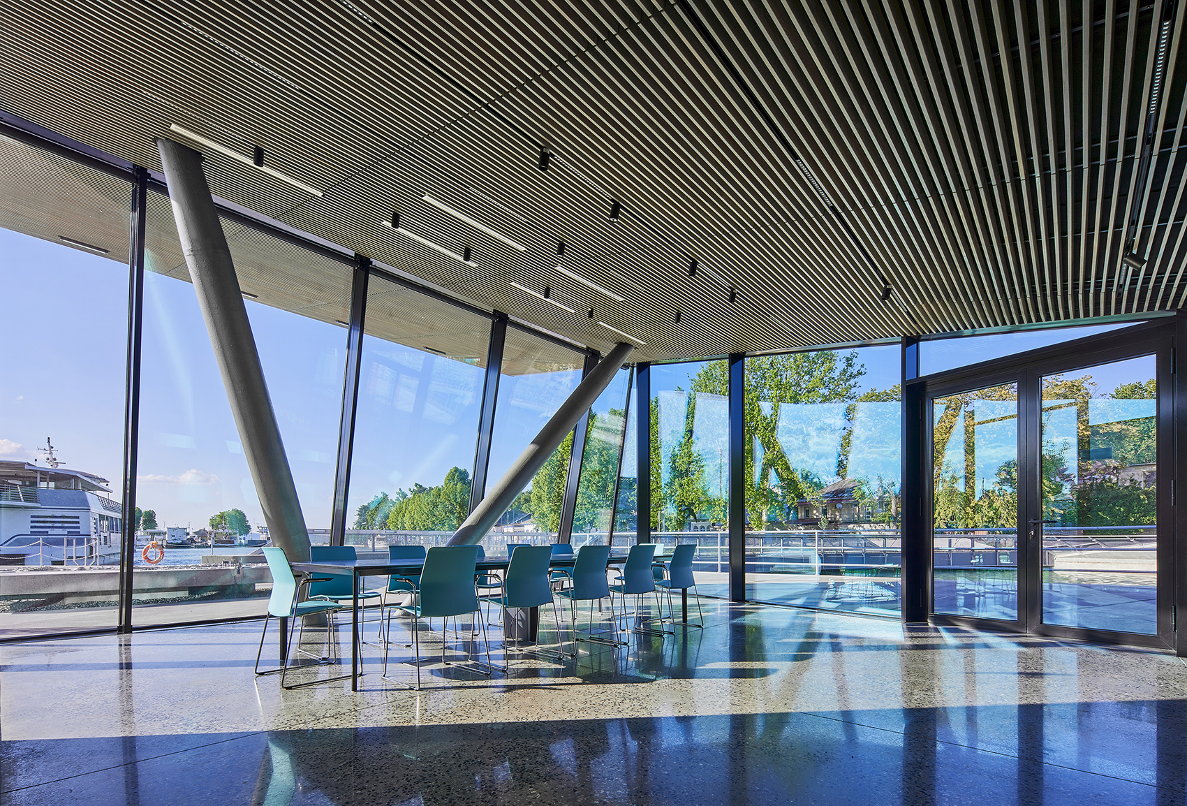 a4d3472237546a48cc4b.jpg