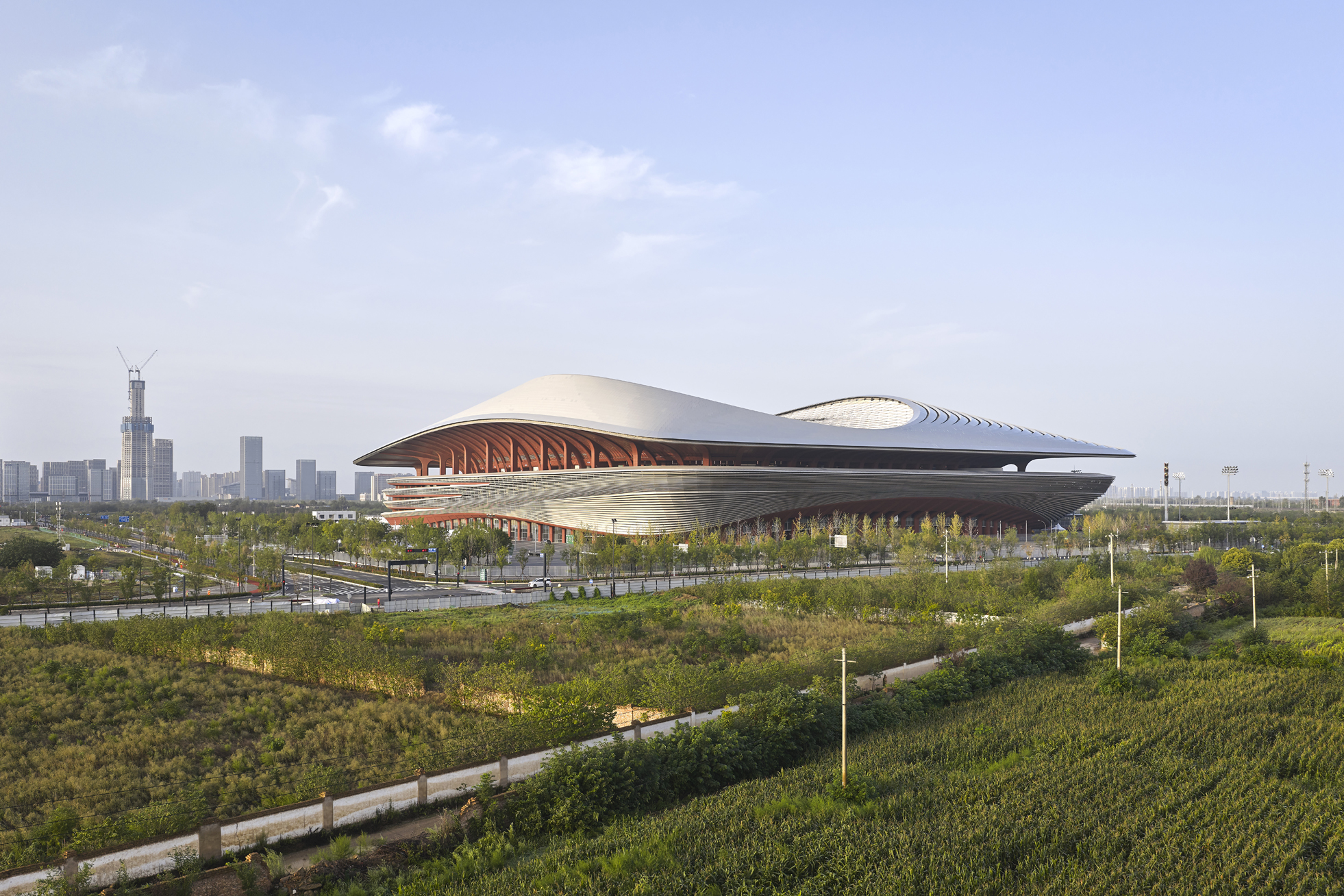 02_ZHA_Xi'an International Football Centre_©Hufton+Crow.jpg