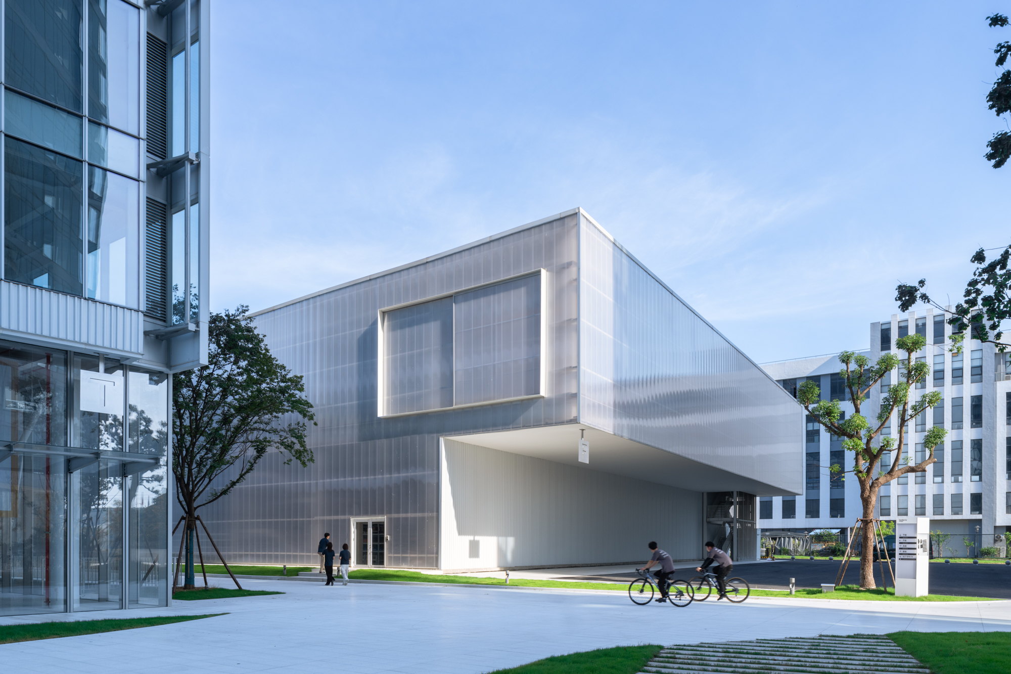 智能工厂-阳光板