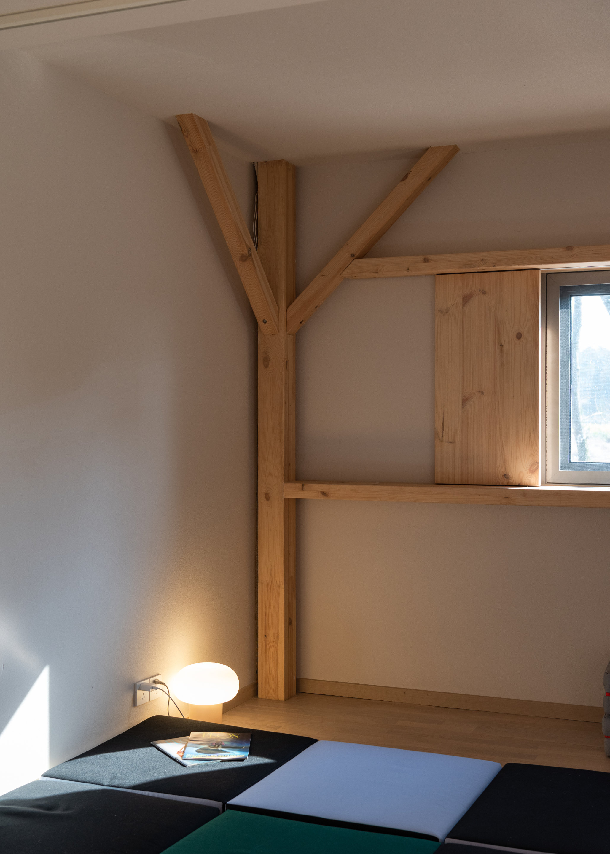 The Old House-Glulam Structure with Sliding Windows © Shiyun Qian 堂屋-胶合木结构与移窗 © 钱诗韵