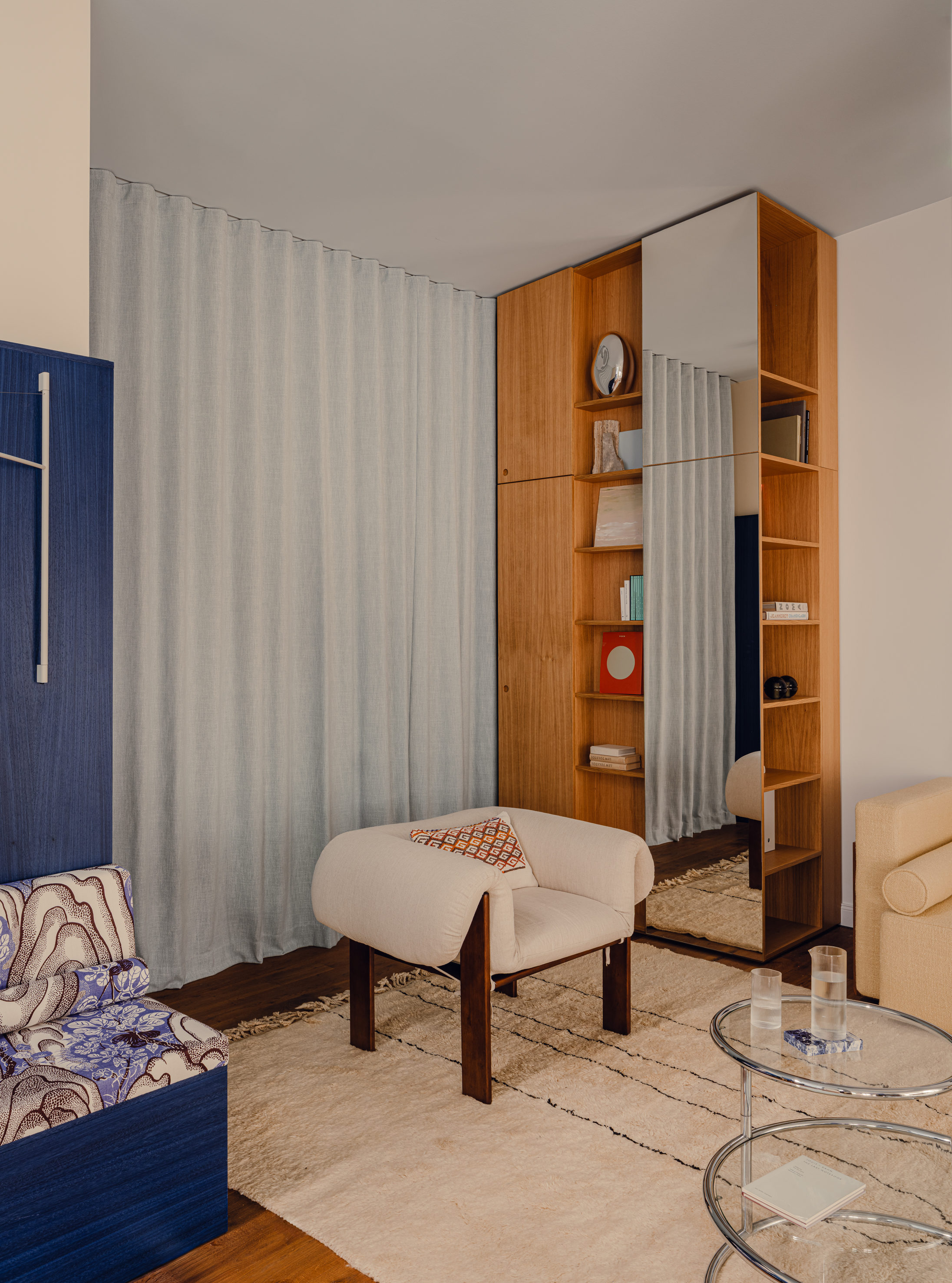 BG-Blue Box-15©Pionstudio.jpg