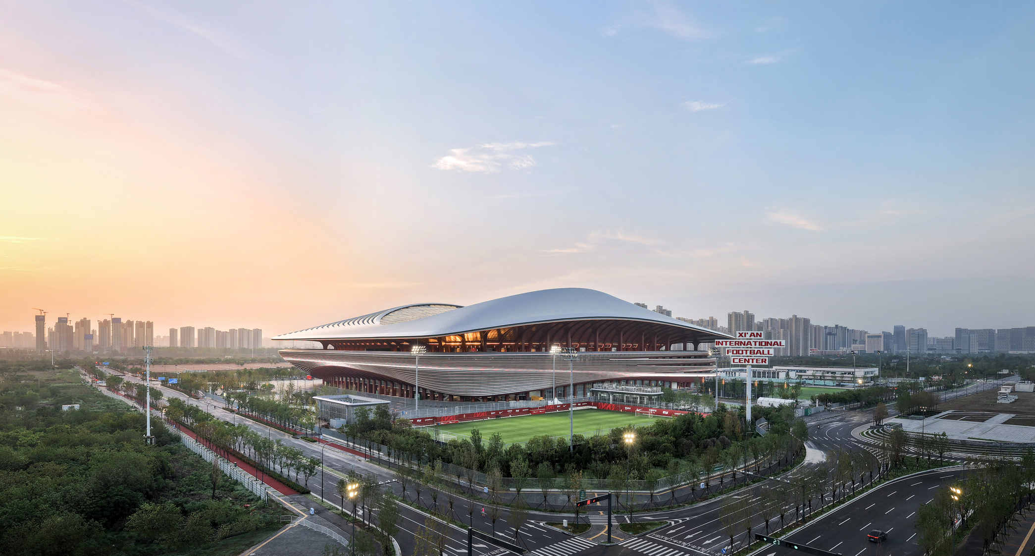 01_ZHA_Xi'an International Football Centre_©Hufton+Crow.jpg