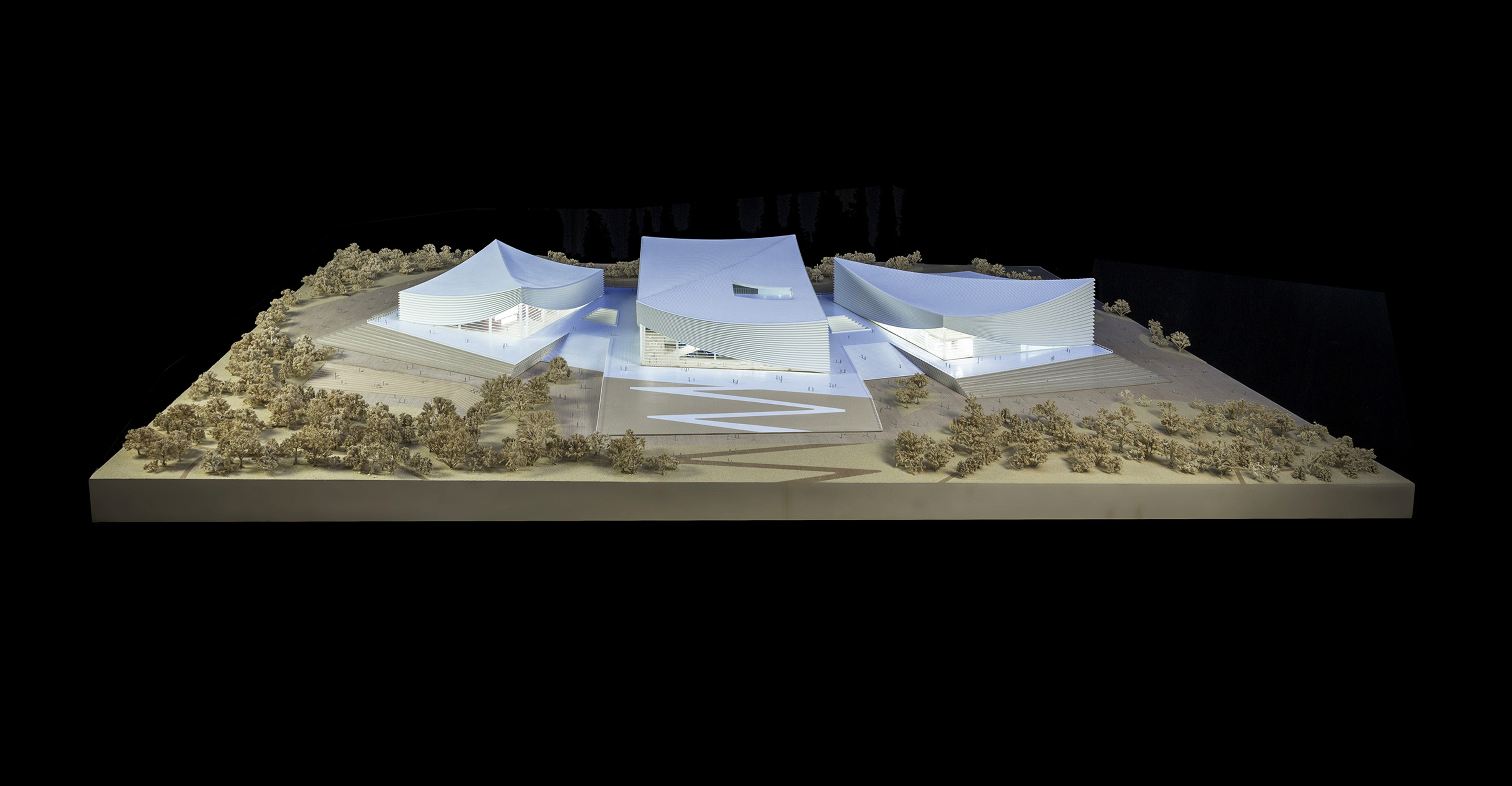 01 ©SHL ©Perkins&Will BPAC - Model North.jpg