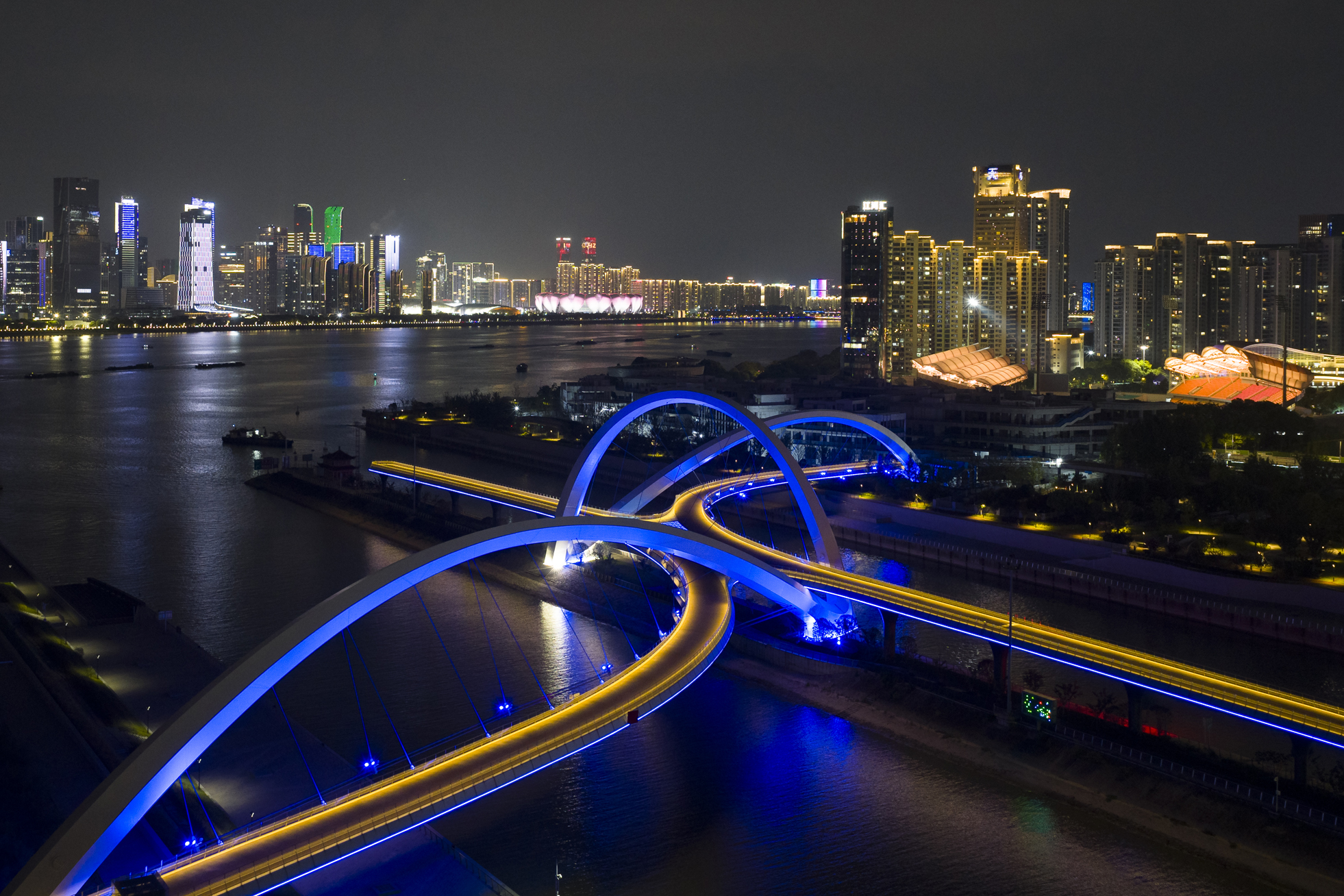 25_ZHA_Grand Canal Gateway Bridge_Photograph by Xue Liang.jpg