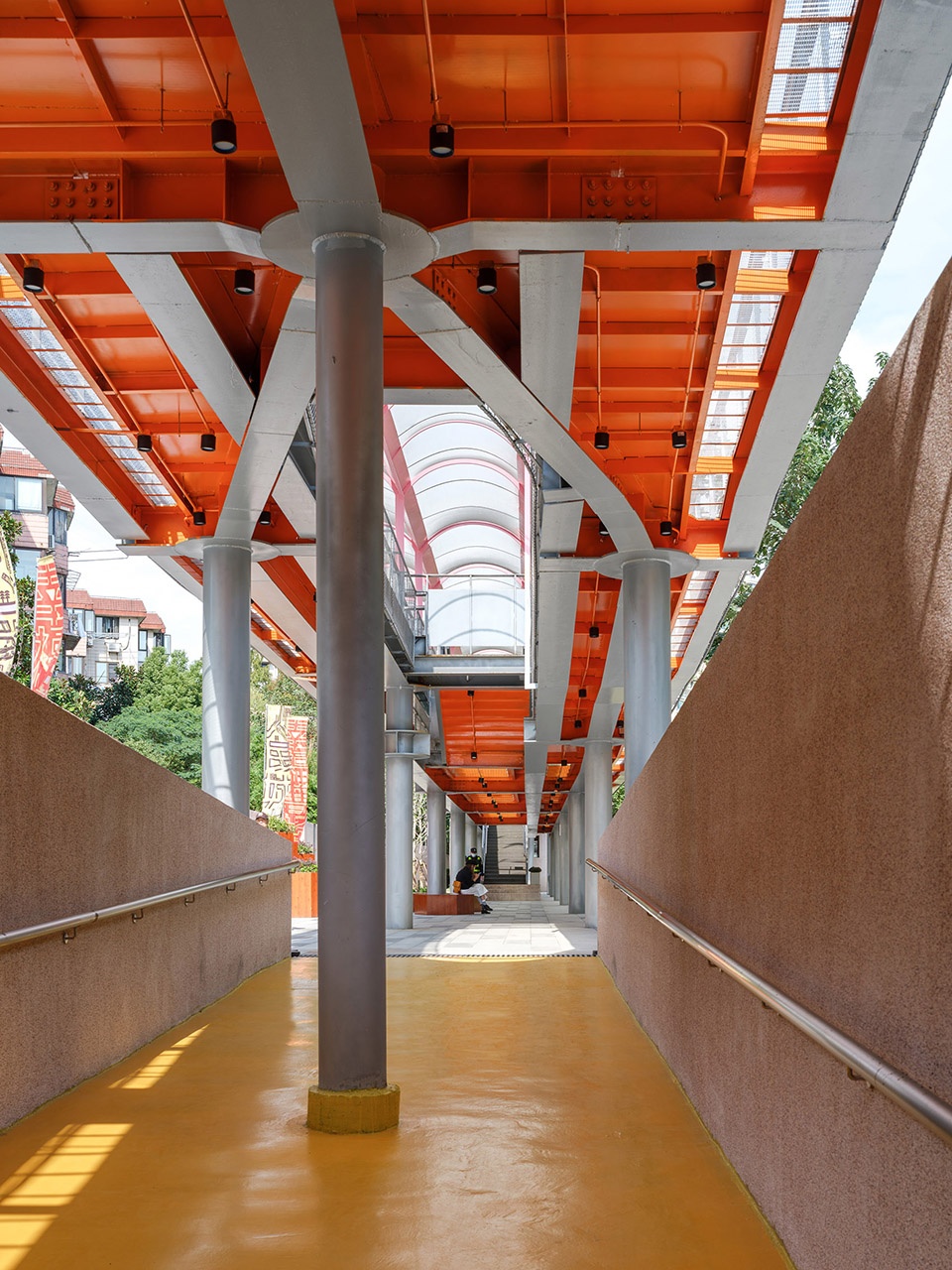 南段半地下室入口空间entrance space of the south semi-underground ©朱润资.jpg