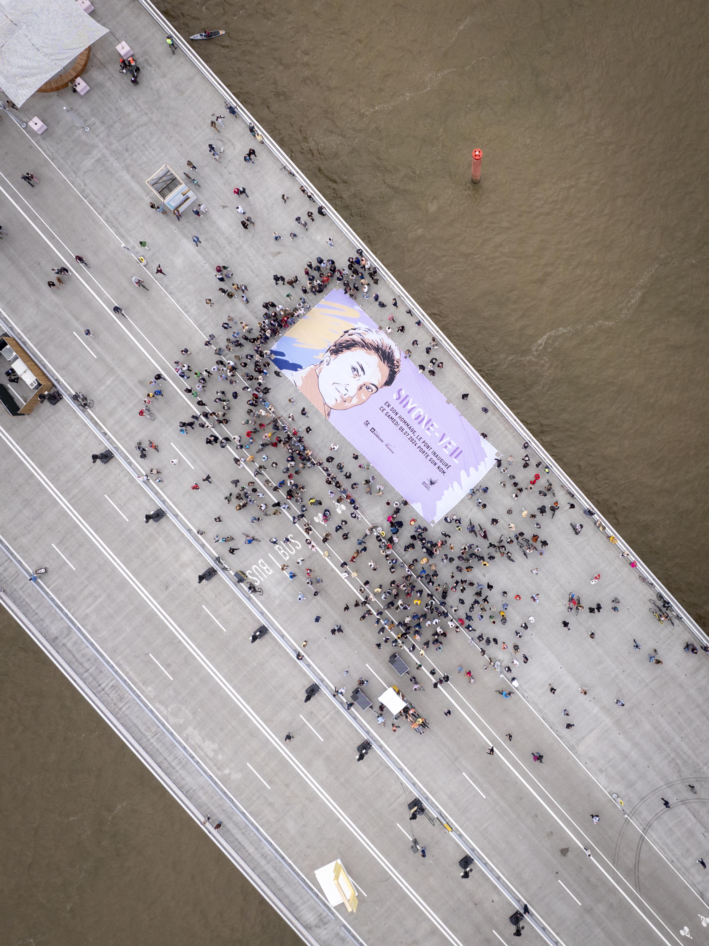 13. Simone Veil Bridge.  Photo by JB Menges, courtesy of Bordeaux Metropole.jpg