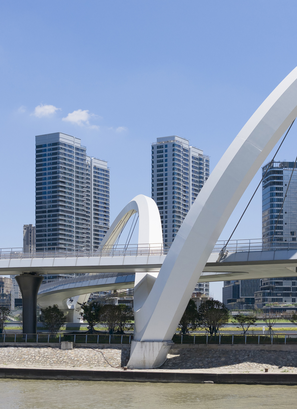12_ZHA_Grand Canal Gateway Bridge_Photograph by Xue Liang.jpg
