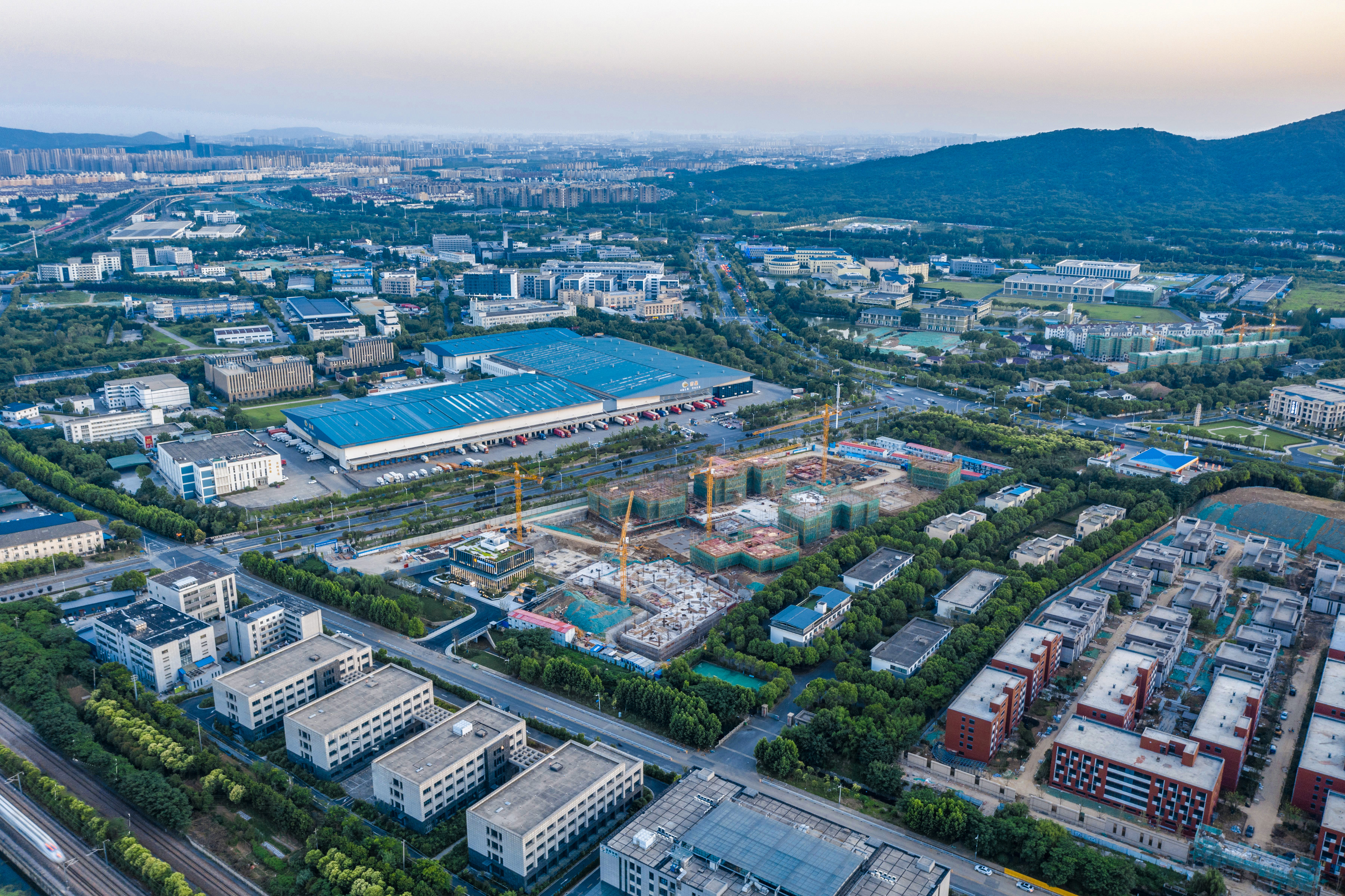 招商蛇口·紫金智谷丨南京栖霞首个AI人工智能产业载体丨三益建筑设计 - Designverse设计宇宙