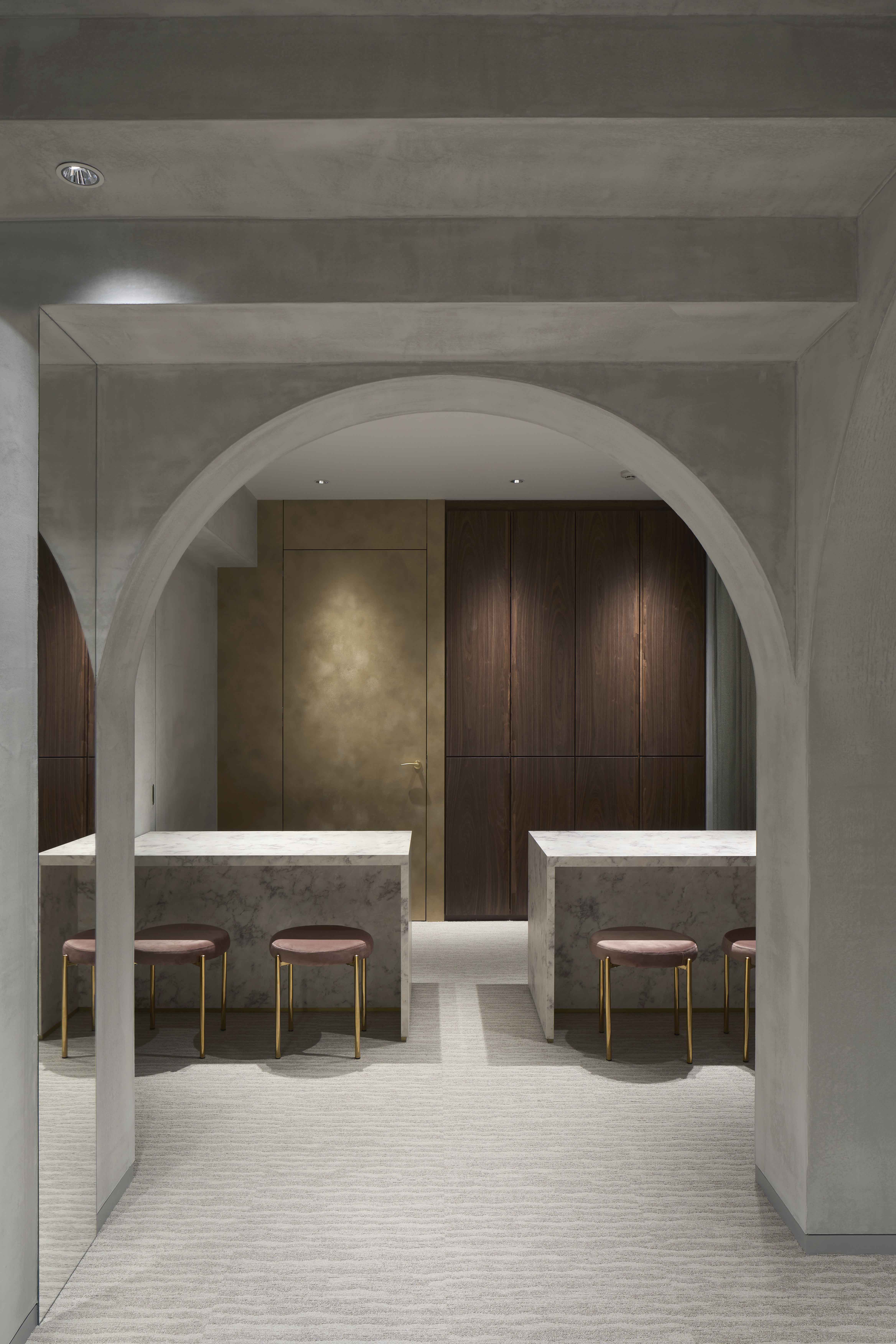 迷宫 — 横滨丸昌四层西服销售区 | 堤由匡建筑设计工作室 - Designverse设计宇宙
